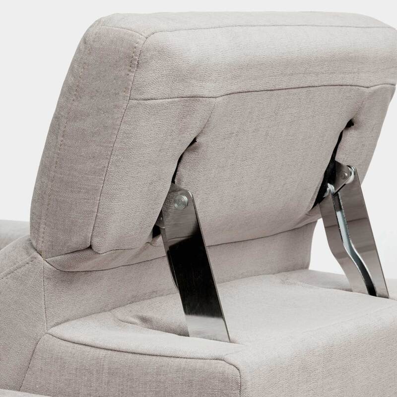 Chacun des sièges est équipé d’un système de double motorisation électrique ultra-silencieux, permettant un réglage indépendant du dossier et du repose-jambes.
Cette technologie garantit des mouvements fluides et précis afin d’atteindre la position de relaxation idéale, tout en assurant un fonctionnement discret qui préserve l’immersion et le confort de l’utilisateur.